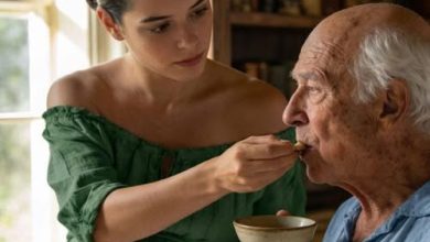 Photo of A Young Woman Married Her Elderly Neighbor to Protect His Home, and What Happened Next Moved an Entire Community to Tears