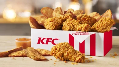 Photo of KFC Redefines the Meaning of Always Open by Removing Restaurant Doors, Transforming Entrances into Bold Advertising Statements