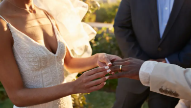 Photo of I Found a Crying Child on the Back Seat of a Bus – The Next Day a Rolls-Royce Pulled up in Front of My House