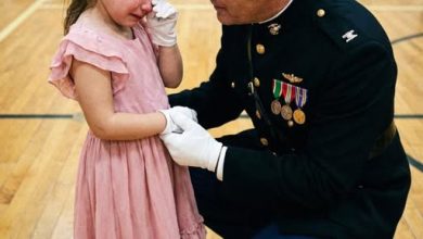 Photo of My Daughter Was Laughed at for Standing Alone at the Father-Daughter Dance – Until a Dozen Marines Entered the Gym