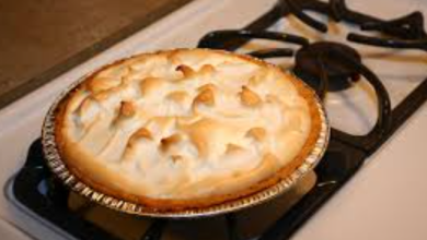 Photo of My 14-Year-Old Daughter Baked 40 Apple Pies for the Local Nursing Home – I Started Shaking When Two Armed Officers Knocked on My Door at Dawn