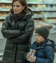 Photo of I Bought a Birthday Cake for a Little Boy Whose Mom Was Crying in the Bakery – the Next Week, My Sister Called Screaming, ‘Do You Know Who That Was?’