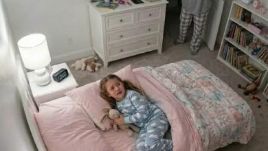 Photo of My eight-year-old kept telling me her bed felt “too tight.” At 2:00 a.m., the camera finally showed me why.