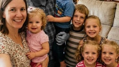 Photo of My Husband Died, Leaving Me With Six Children — Then I Found a Box He Had Hidden Inside Our Son’s Mattress