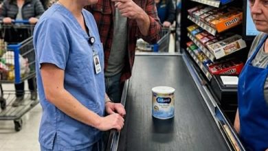 Photo of Man Screamed, ‘If You Can’t Afford a Baby, Maybe Don’t Have One!’ at a Sobbing Nurse at a Grocery Store – And My Life Took a Sharp Turn After That
