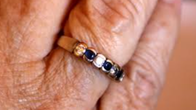 Photo of My Aunt Slipped Grandma’s Diamond Ring Off Her Finger on Her Deathbed — Two Days After the Funeral, a Package Arrived That Made Her Turn Pale