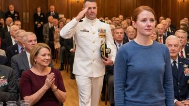 Photo of I Came Home to Sit Quietly in the Back Row of My Father’s Veterans’ Ceremony While My Stepmother Smirked, “She Already Left the Navy”—Then a Man in Dress Whites Walked Into That Packed Hall, Ignored the Stage, and Started Walking Straight Toward Me