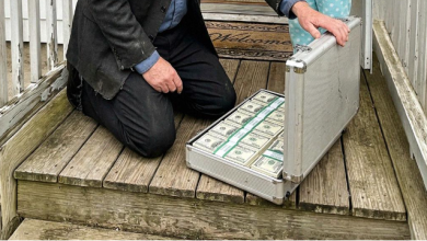 Photo of My 9-Year-Old Daughter Baked 300 Easter Cookies for a Homeless Shelter – The Next Morning, a Man Showed Up with a Briefcase Full of Cash and Said We Had to Agree to One Condition