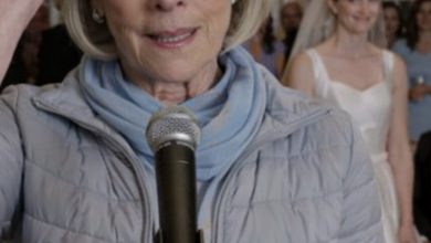 Photo of I woke up bald on my son’s wedding day. My daughter-in-law left a note: “Now you have the look that