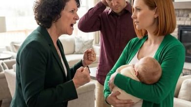 Photo of My mother-in-law thought hu:miliating me in front of my newborn would break me. She told me to get out of the family photo, and my husband stayed silent. What she didn’t know was that the house belonged to me and that moment changed everything.