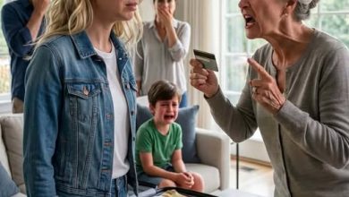 Photo of My 8-year-old had been waiting for weeks for our family trip to Bali, but 3 days before the flight, my mom showed up. “We decided you won’t be coming. Your sister’s kids don’t want to see you,” she said, holding my bank card in his hand.