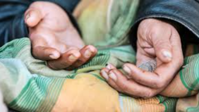 Photo of I Let a Homeless Woman Stay in My Garage, but One Day, I Walked in Without Knocking & Was Stunned by What She Was Doing