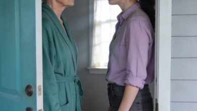 Photo of I was heading on a business trip when my flight was canceled. I came home early and opened the door to a stranger wearing my robe. She smiled and said, ‘You’re the realtor, right?’ I nodded and stepped inside.