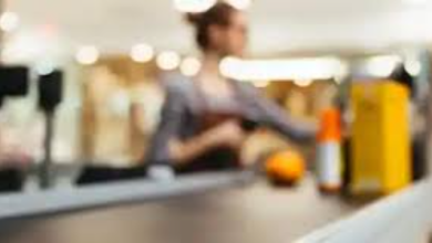 Photo of Man Screamed, ‘If You Can’t Afford a Baby, Maybe Don’t Have One!’ at a Sobbing Nurse at a Grocery Store – And My Life Took a Sharp Turn After That