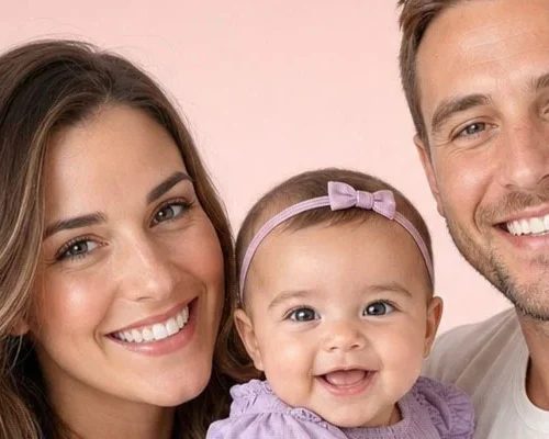 Young couple put daughter inside the fir…
