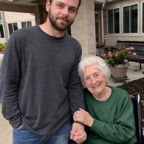 I Pretended to Be an Elderly Woman’s Son at the Nursing Home Because Her Real Family Paid Me – After She Passed Away, the Director Said, ‘She Left One Last Request for You’