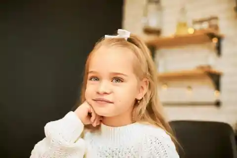 My 4-Year-Old Pointed at My Husband’s Boss’s Wife and Said, ‘That’s the Lady Who Bites’