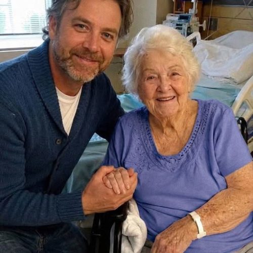 My Husband Visited His Mom Alone in the Hospital Because She ‘Needed Peace’ – A Month Later, I Finally Went There, and a Nurse Handed Me a Note That Made My Knees Buckle